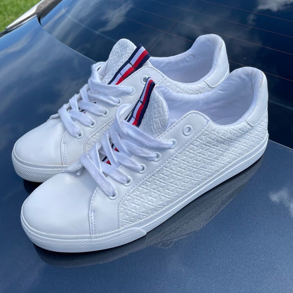 All White Tommy Hilfiger Shoes size 8